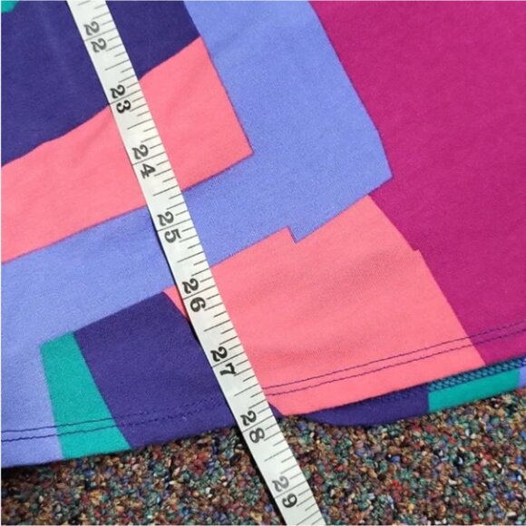 LuLaRoe Geometric Tunic Size Large - Picture 10 of 11